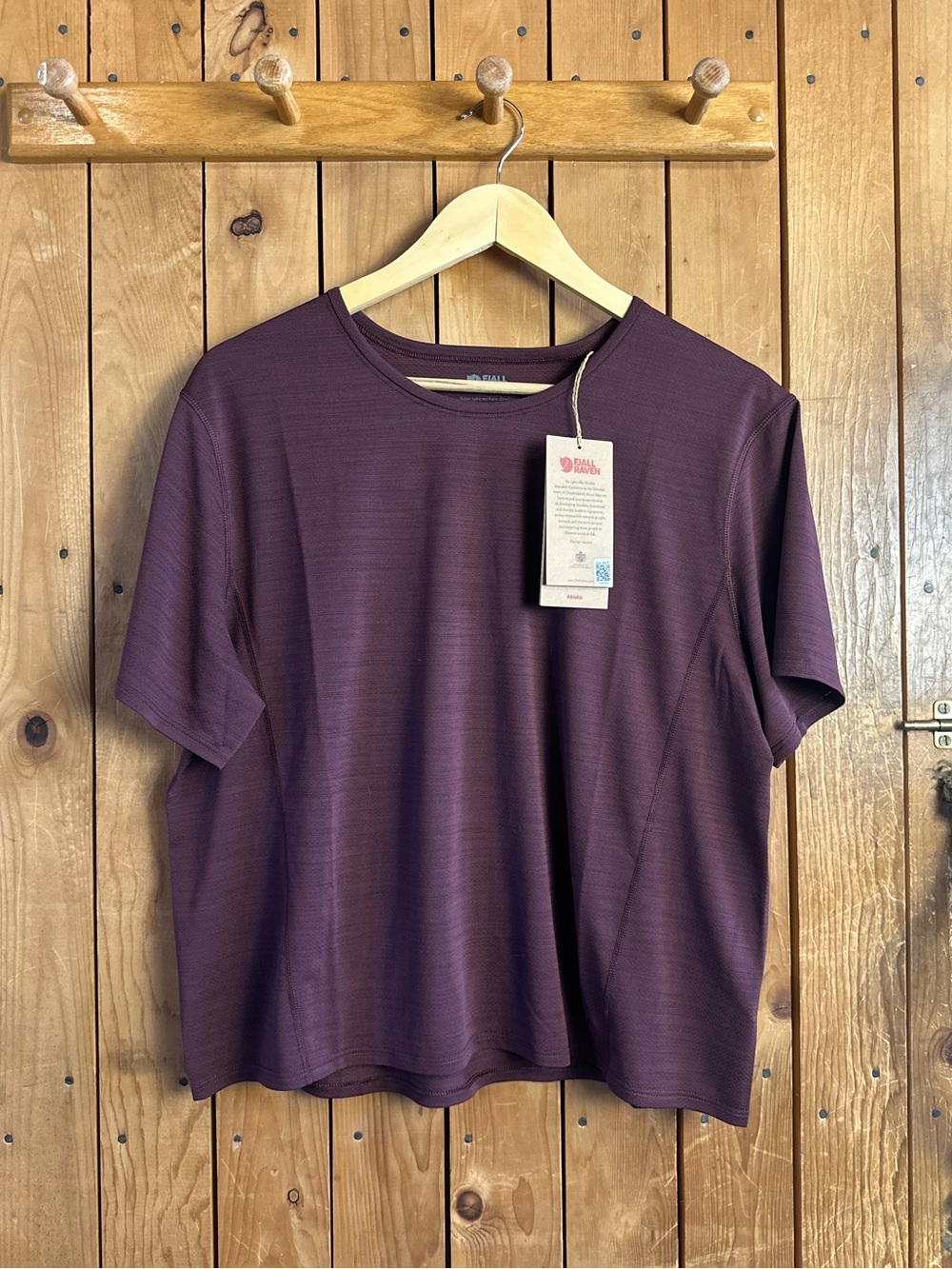 NWT Fjallraven Abisko Lite Short Sleeve Shirt in Port Women’s Size Large